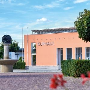 Au&szlig;enansicht Kurhaus in Bad G&ouml;gging